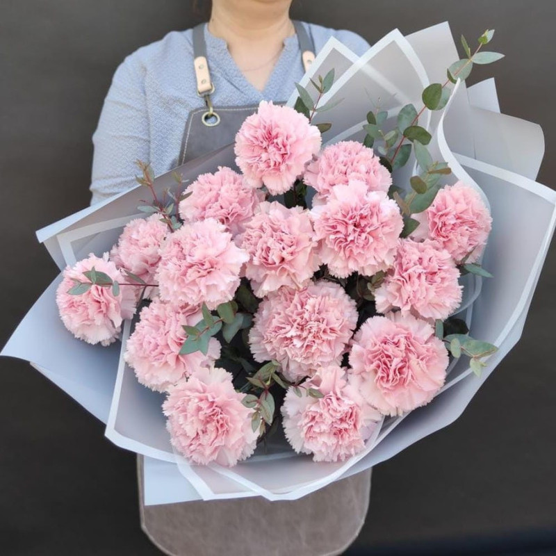 Bouquet of lace carnations and fragrant eucalyptus "Marshmallow", standart