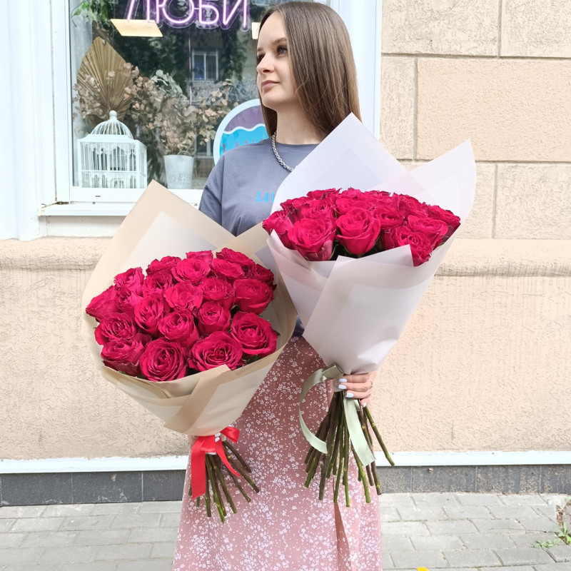 Bouquet of nice red roses, standart