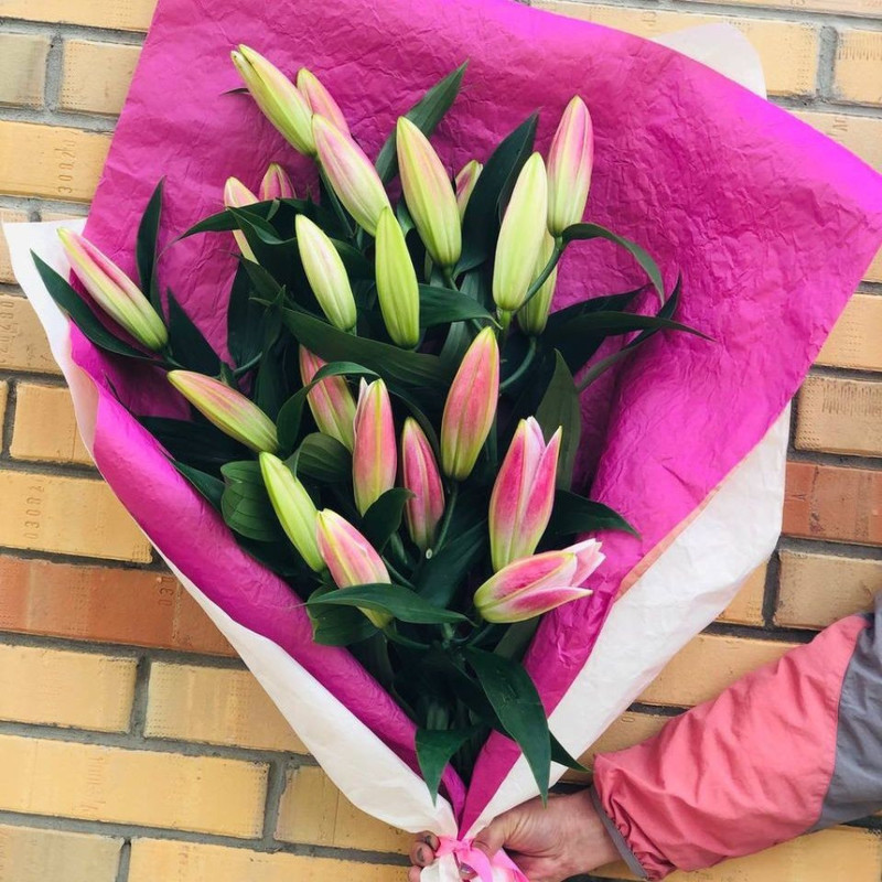 Bouquet of lilies for discharge, standart