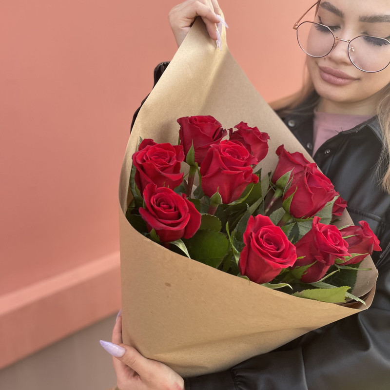 11 red roses in kraft packaging, standart