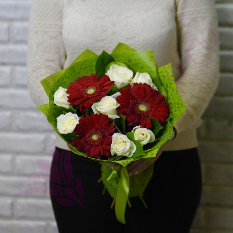 Red gerberas and white roses, standart