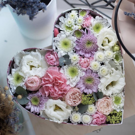 Heart box with flowers