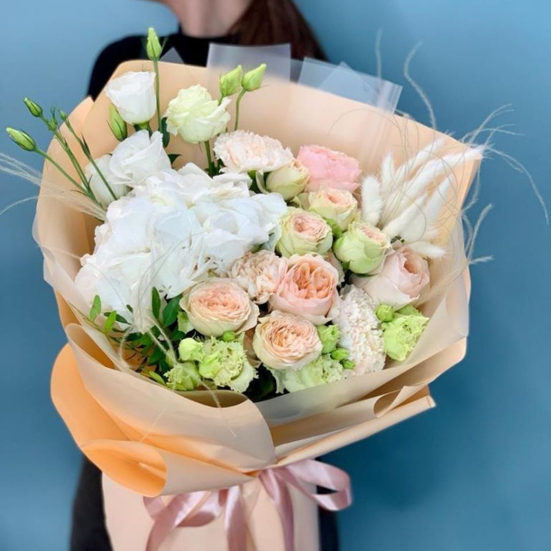 Luxurious creamy bouquet with hydrangea, standart
