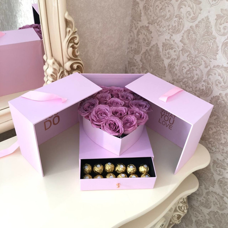 Букет роз в коробке с конфетами, стандартный