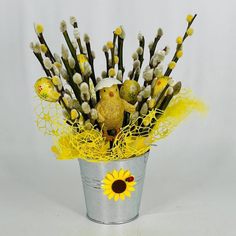 A bouquet of natural willow in a tin bucket with a chicken, standart
