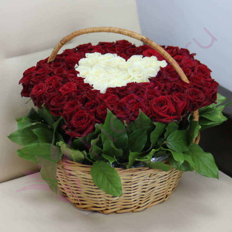 Bouquet "101 roses in a heart-shaped basket", standart