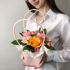 Blush - handbag of roses