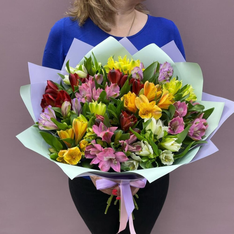 Bouquet of 29 alstroemeria mix in designer decoration 55 cm, standart