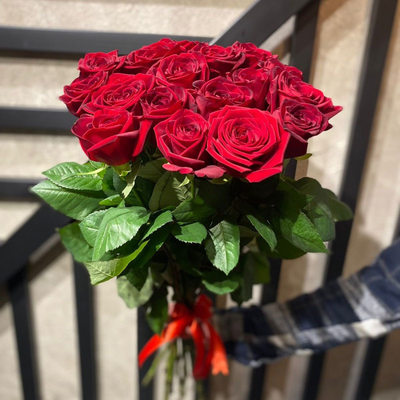 Bouquet of 15 red roses, standart