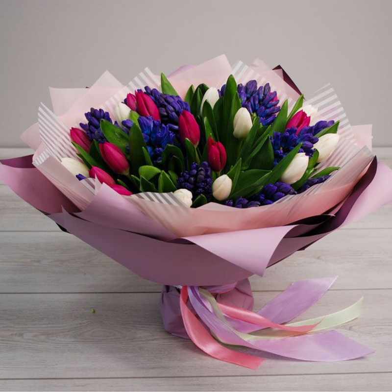 Bouquet "17 blue hyacinths, 10 white tulips, 10 red tulips in a package", standart