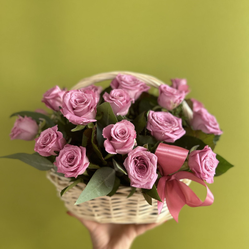 Monobasket of pink roses, standart