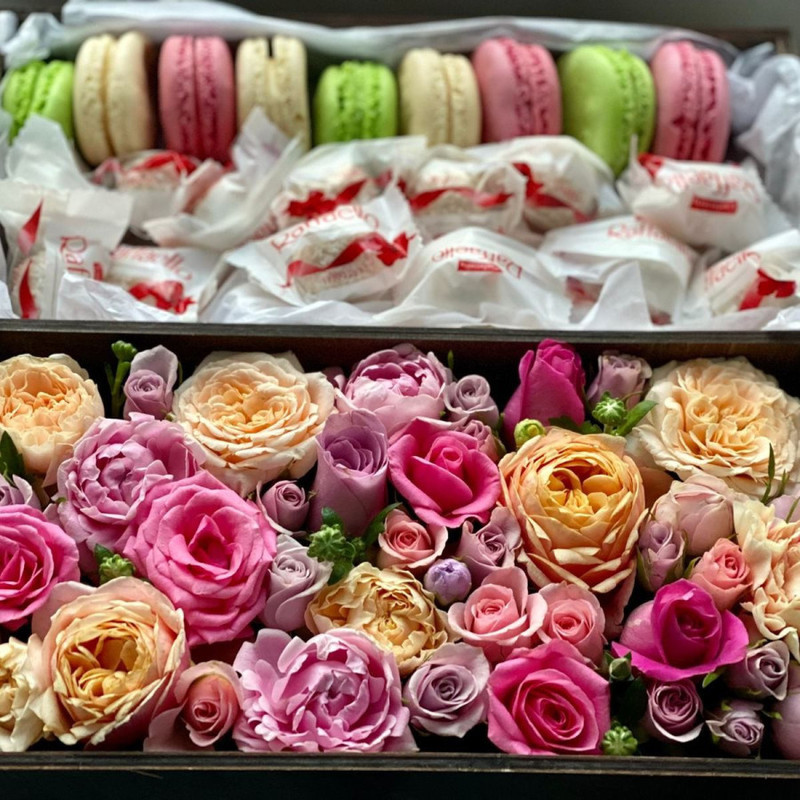 Деревянный ящик с цветами и сладостями, стандартный