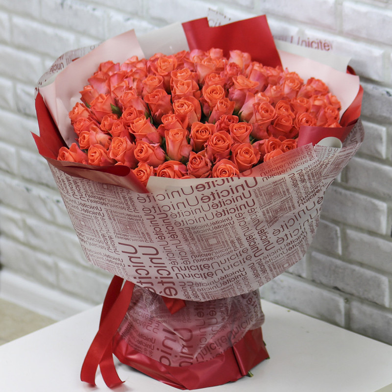 101 коралловая роза 40 см в дизайнерской упаковке, стандартный