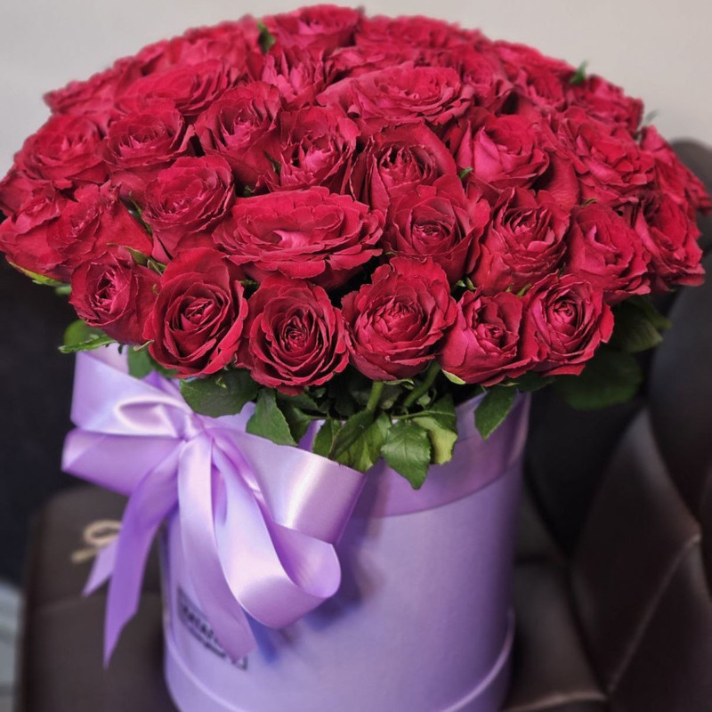 box with red roses, standart