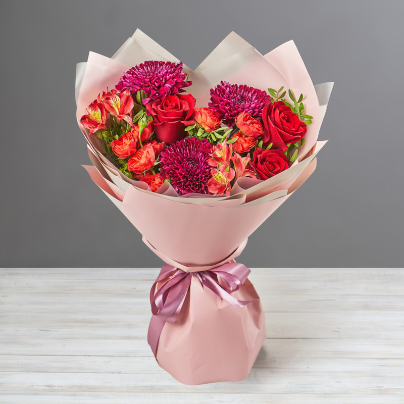 Bouquet of bright single-headed chrysanthemums, roses and alstroemerias, standart