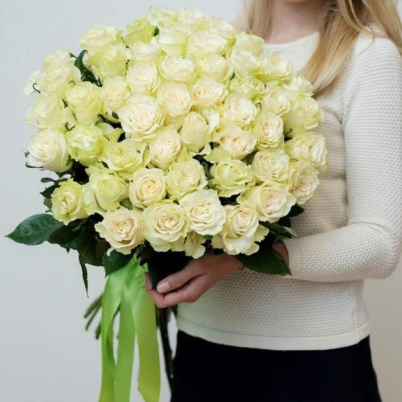 51 роза белая Эквадор 60 см, стандартный