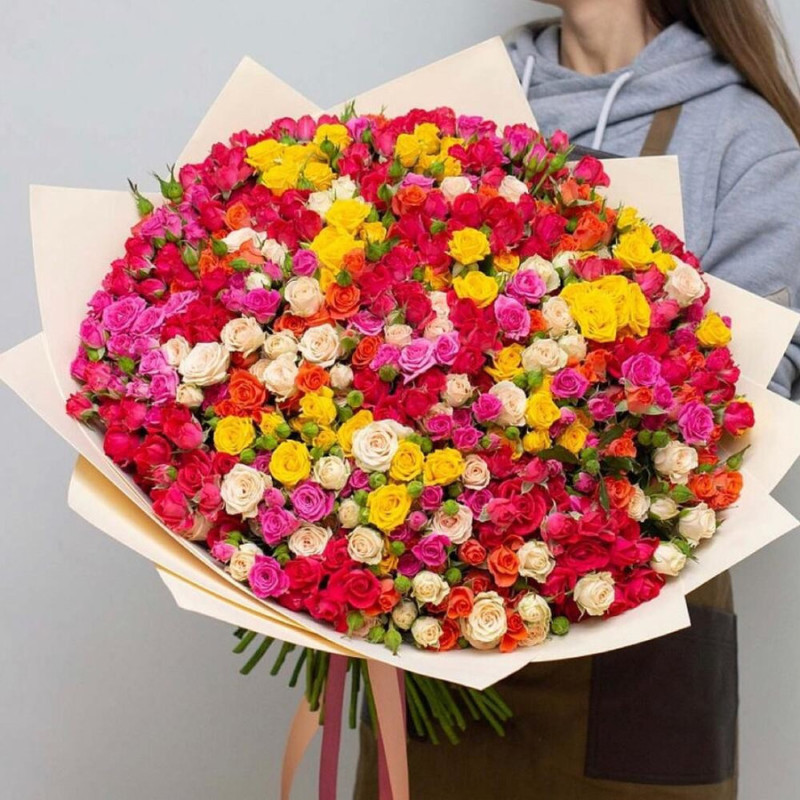 101 mixed spray roses 60 cm in designer packaging, standart