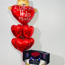 Подарок сюрприз для любимой девушки, ларец с красными розами и шарами сердечками