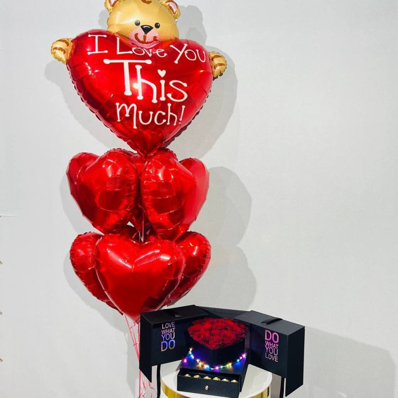 Подарок сюрприз для любимой девушки, ларец с красными розами и шарами сердечками, стандартный