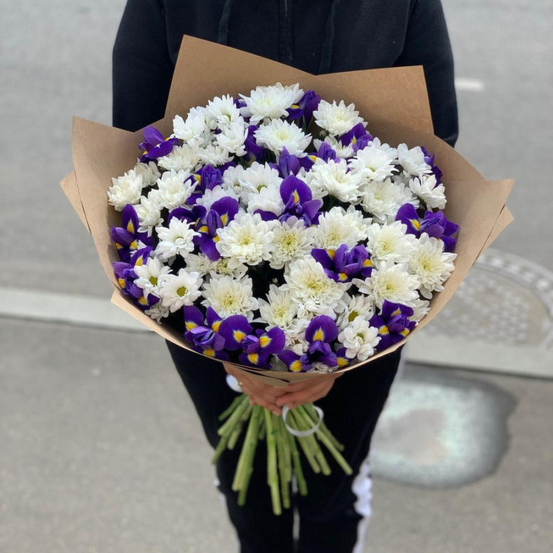 Bouquet of irises and chrysanthemums, standart