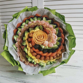 Bouquet of dried fruits for a friend