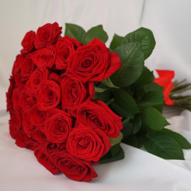 Classic of 29 roses 60cm