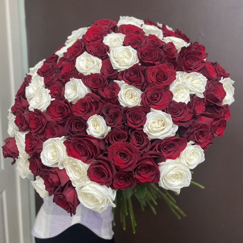 Bouquet of 101 roses, luxe