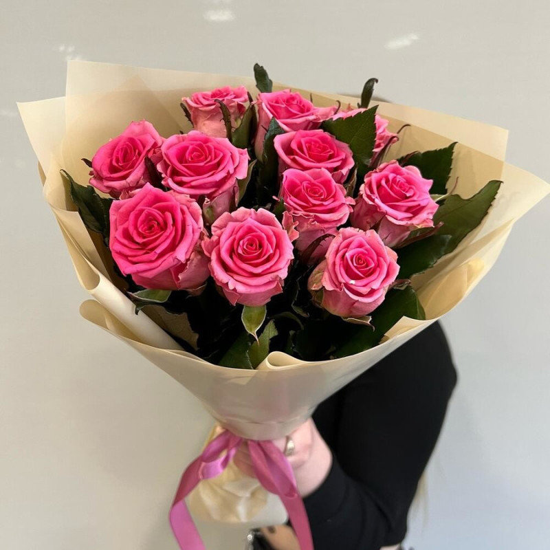 Букет из 11 красивых и стойких розовых роз, стандартный
