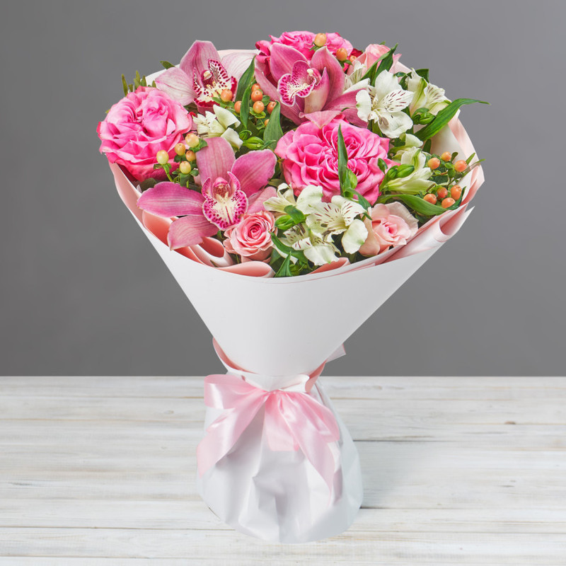 Delicate bouquet of pink orchids and roses, standart