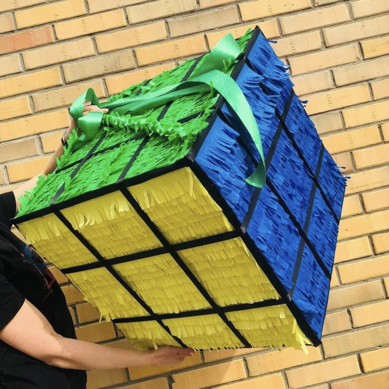 Rubik's cube piГ±ata, standart