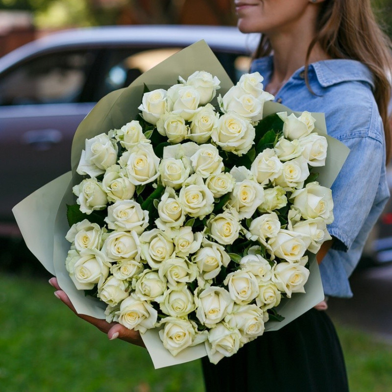 51 white roses (40-50 cm), standart