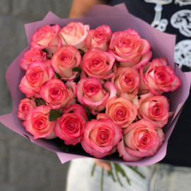 Букет из 19 роз Джумилия