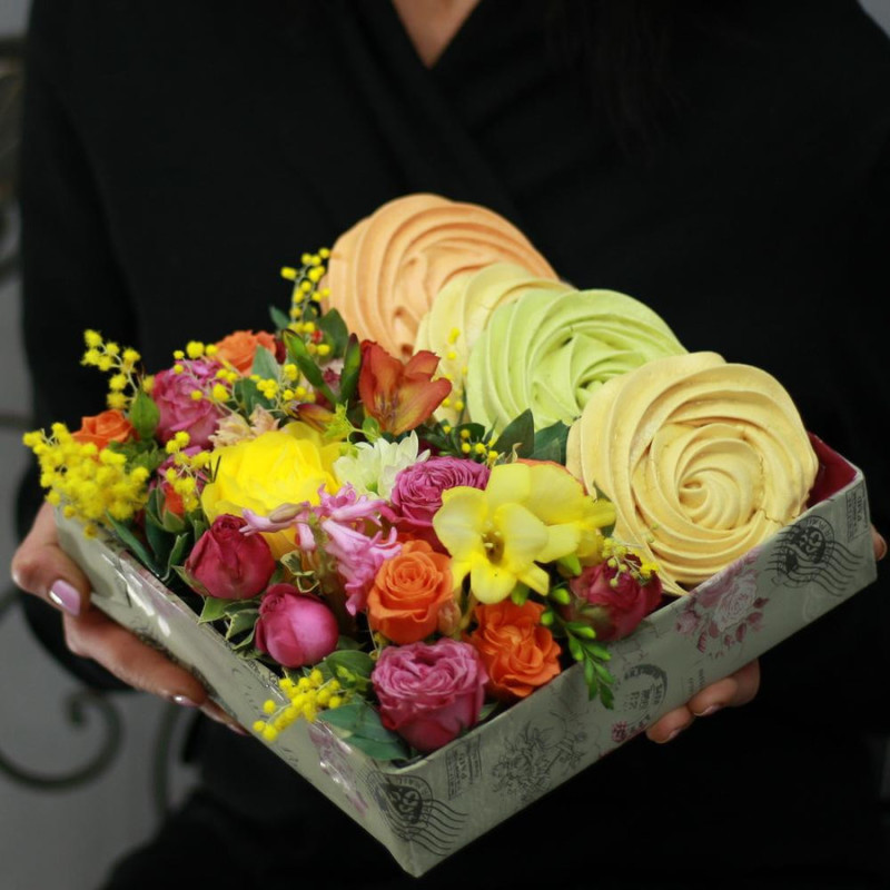 Arrangement of roses, freesia and mimosa with meringue, standart