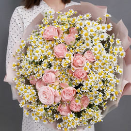 Daisies with peony roses