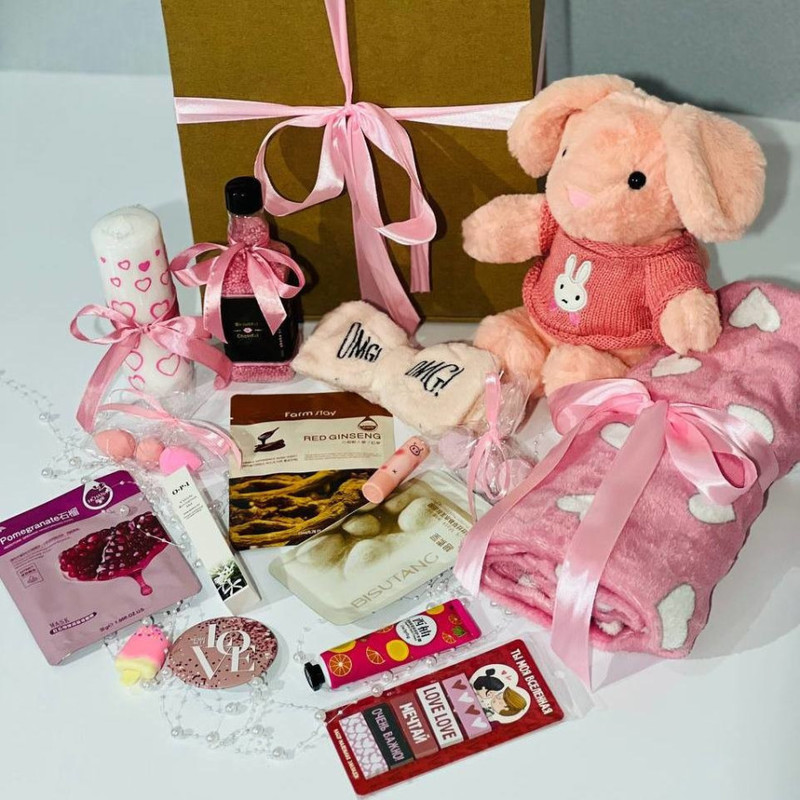 Gift cosmetic set with a soft toy, standart