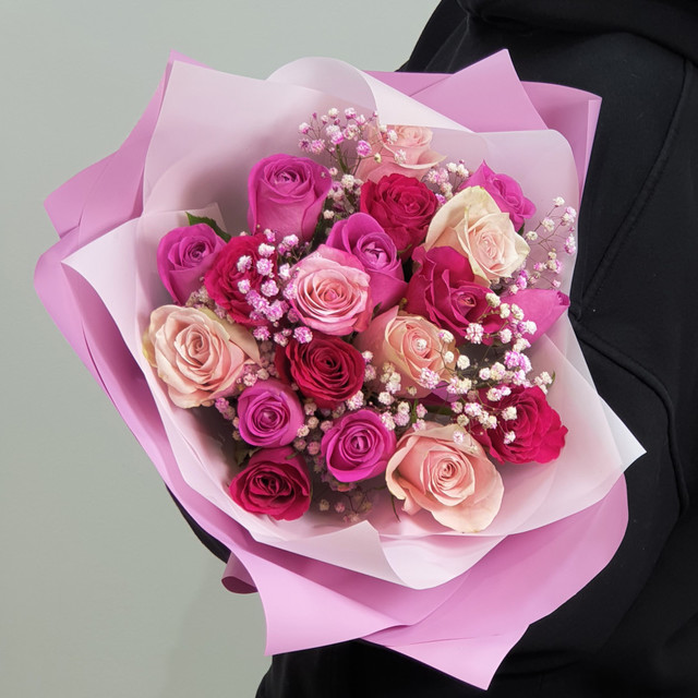 Улыбка Серафимы - букет розовых роз, стандартный
