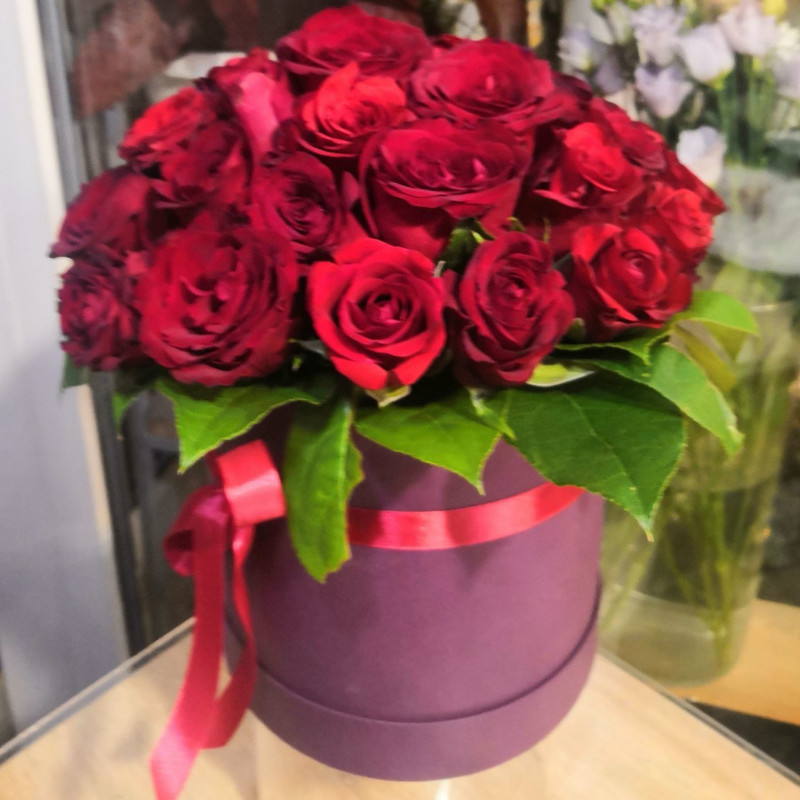 box with burgundy roses, standart