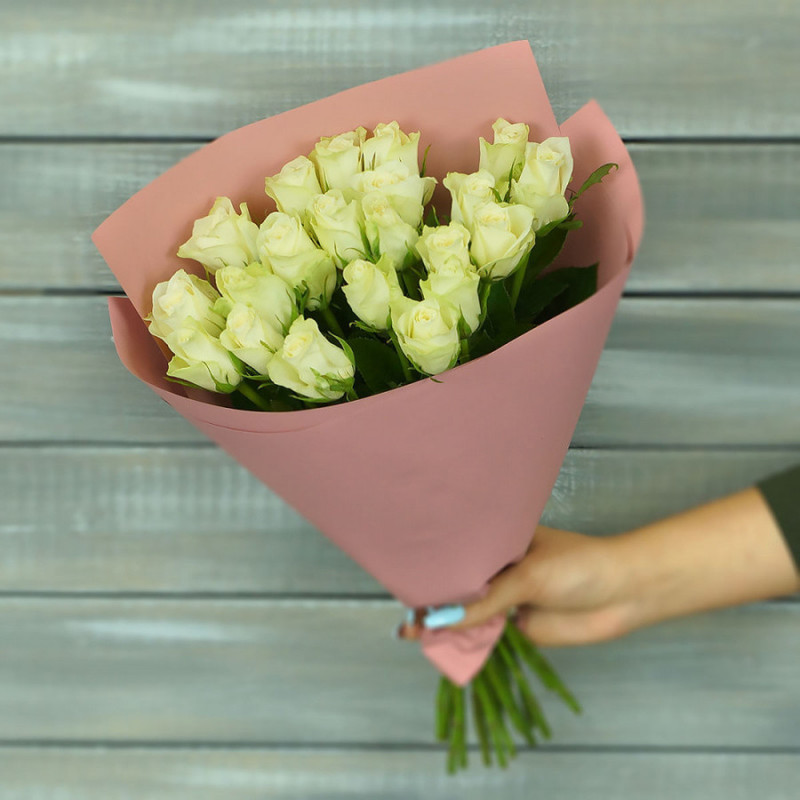 25 white roses per package (40 cm), standart
