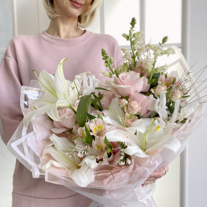 Bouquet with lilies, standart