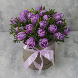 Box with peony tulips "25 lilac tulips Double Price with greenery"