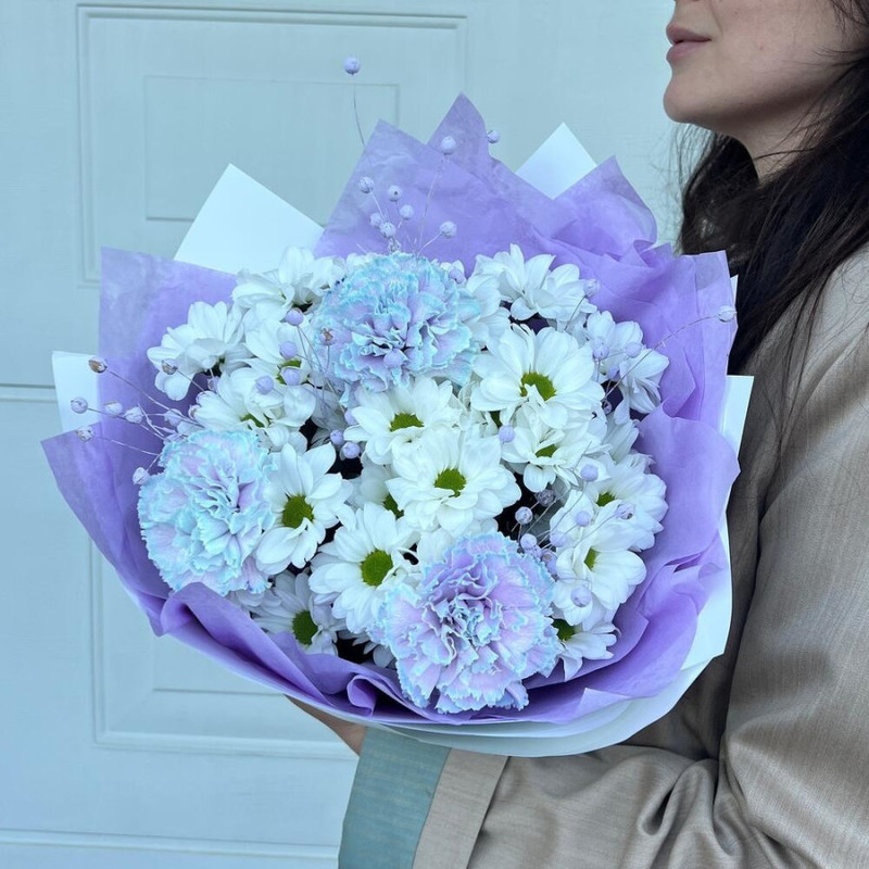 Delicate white and blue bouquet of chrysanthemums and carnations, standart