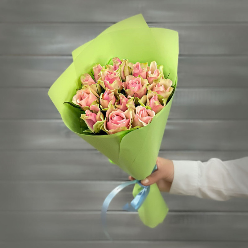 Bouquet of 13 green-pink roses 40 cm in a package, premium