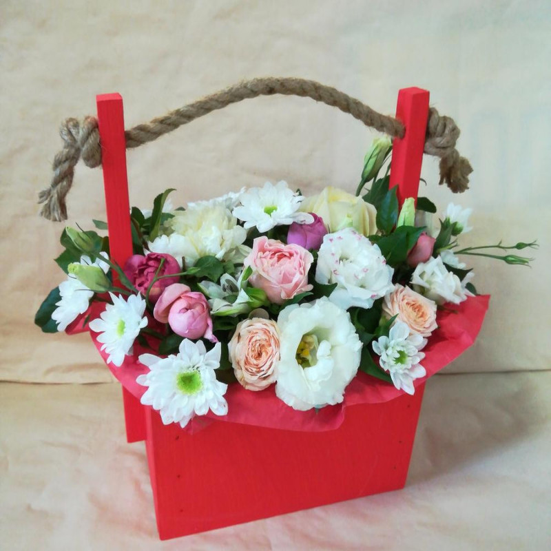 цветы в ящике из кустовых роз и хризантем, стандартный