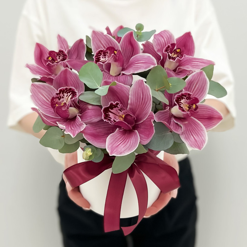 Orchids with eucalyptus in a hat box Berry mousse Bouquet of orchids Bouquet of flowers, standart