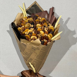 Edible bouquet of dried fruits