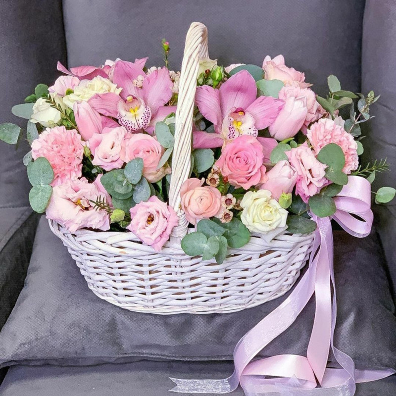 Basket with flowers "Kundera", standart