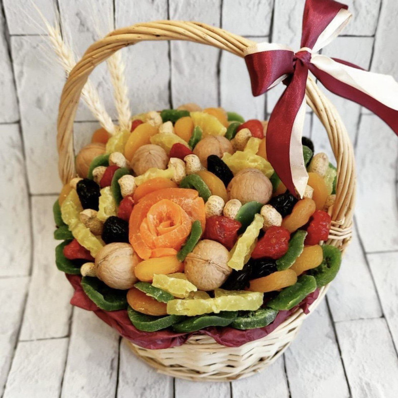 Basket with dried fruits, standart