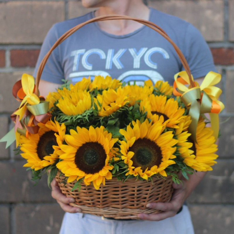 15 sunflowers in a basket, standart