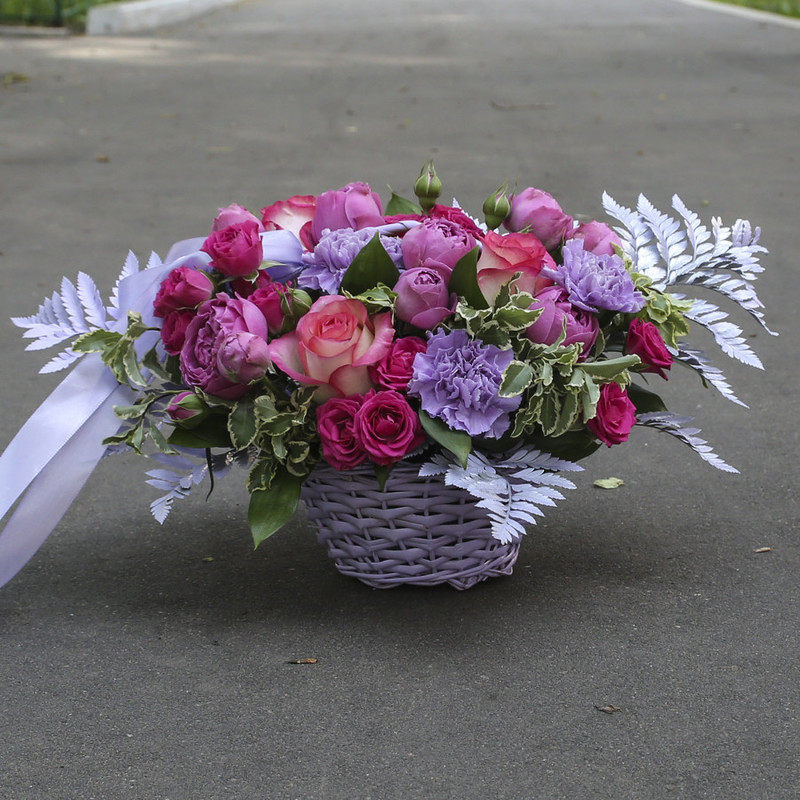 Basket with flowers "Velvet evening", standart
