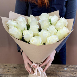 bouquet of 17 white roses
